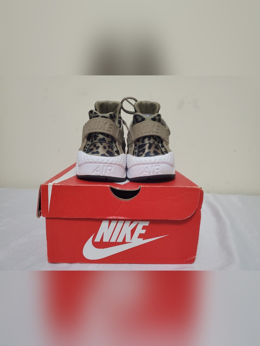 Nike Air Huarache Print Leopard Women's Size 7.5 - Picture 5 of 9